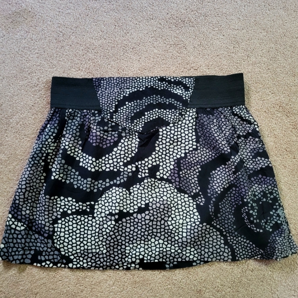 Womens Billabong skirt size medium. Excellent Condition